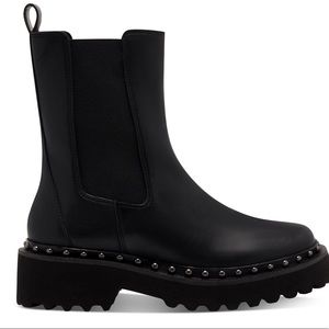 VINCE CAMUTO Black Pull-On Boots - Size: 6.5